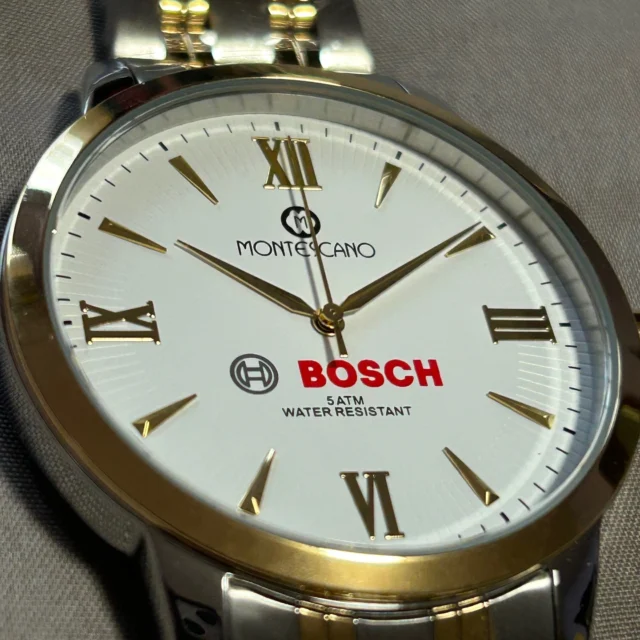 Celebra los logros de sus empleados con un regalo personalizado.
¿Tu empresa busca maneras significativas de honrar a los empleados que han demostrado una dedicación y trayectoria excepcionales? Nuestros servicios profesionales de grabado ofrecen la solución perfecta para celebrar las extraordinarias trayectorias de los miembros de su equipo.

Ya sea por años de servicio, jubilación o logros especiales, los premios y regalos personalizados crean recuerdos imborrables y demuestran su aprecio de una manera tangible y elegante. Utilizamos materiales de alta calidad y una técnica precisa para garantizar que cada pieza refleje el prestigio y la gratitud que sus empleados merecen.

Trabajemos juntos para que sus programas de reconocimiento destaquen. 

Contáctanos para saber cómo nuestras soluciones de grabado pueden agregar valor a las celebraciones de sus empleados.

#EmployeeRecognition #EngravingServices #CelebratingSuccess #CompanyCulture